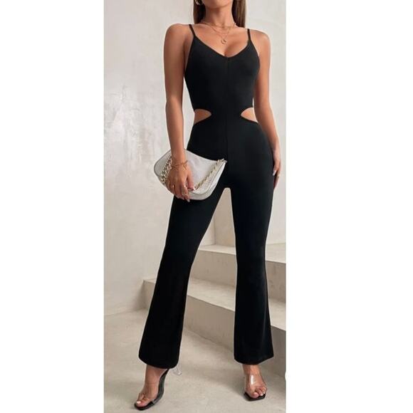 New SHEIN Cut Out Waist Flare Leg Cami Jumpsuit Black Womens SIZE Medium PETITE - Picture 1 of 11
